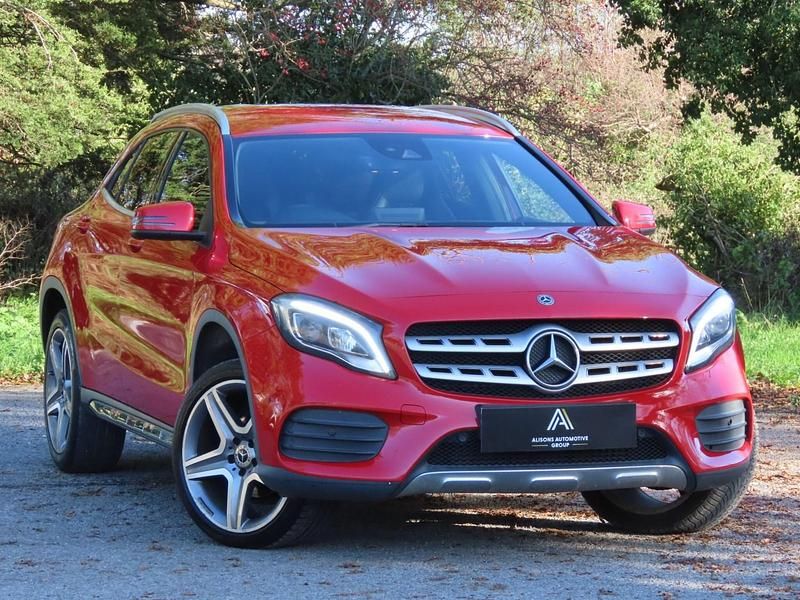 Used Mercedes GLA200 AMG Line Premium 156 HP (114 kW) 2018 Red SUV