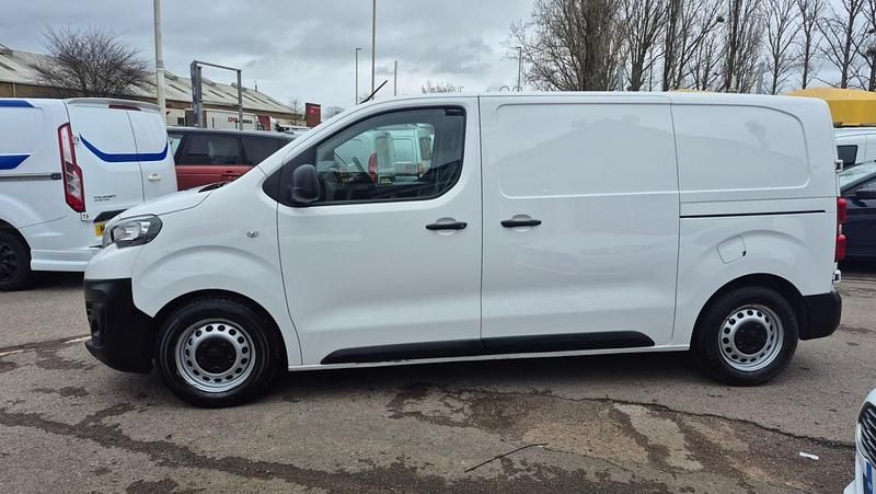Used Peugeot Expert 2019 White Van