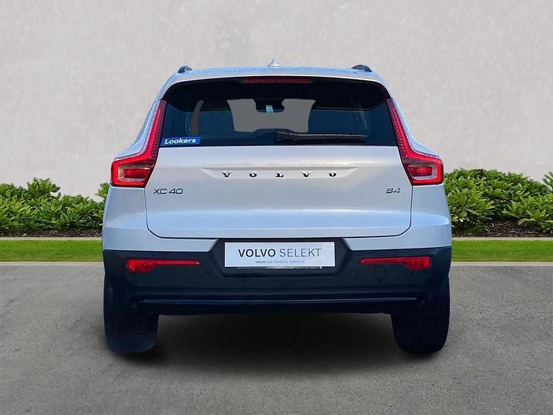New Volvo XC40 Plus 197 HP (144 kW) 2025 White SUV