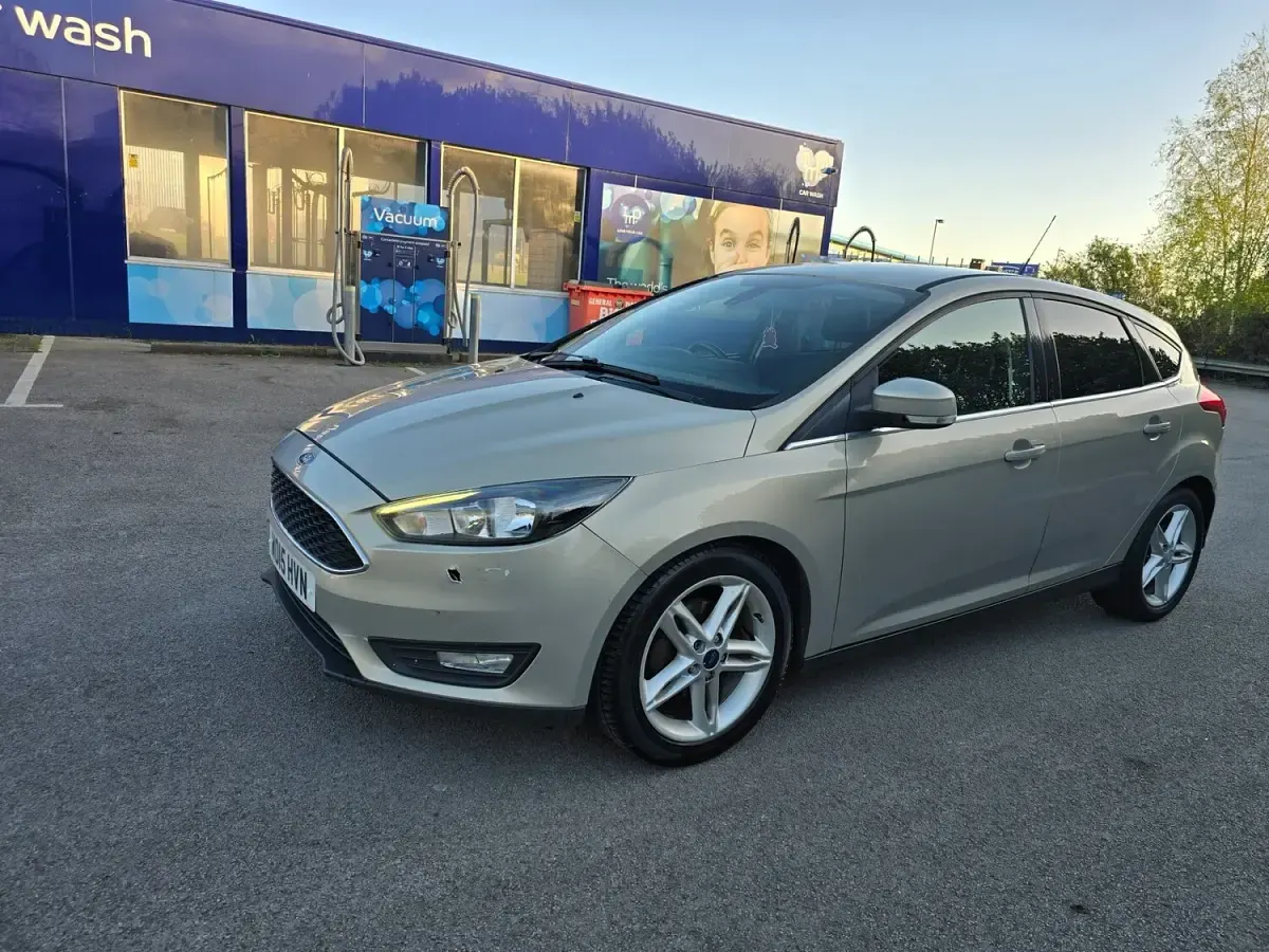Used Ford Focus Zetec 2015 Silver Hatchback