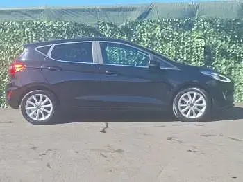 Begagnad Ford Fiesta Titanium 125 HK (91 kW) 2021 Svart Halvkombi