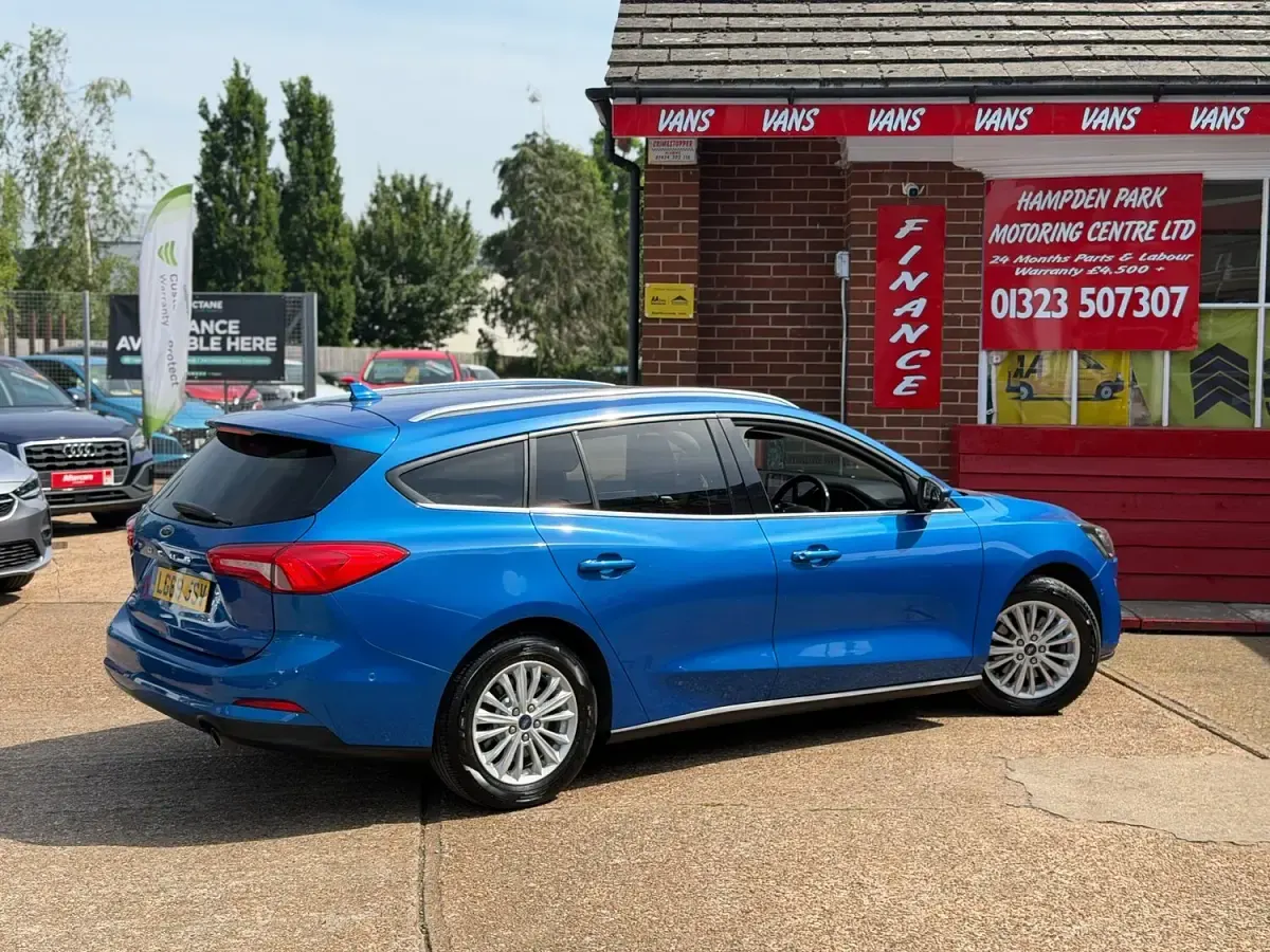 Used Ford Focus Titanium 125 HP (91 kW) 2019 Blue Estate