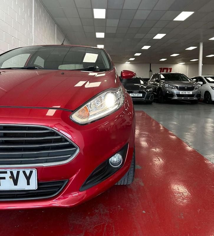 Used Ford Fiesta Zetec 2016 Red Hatchback