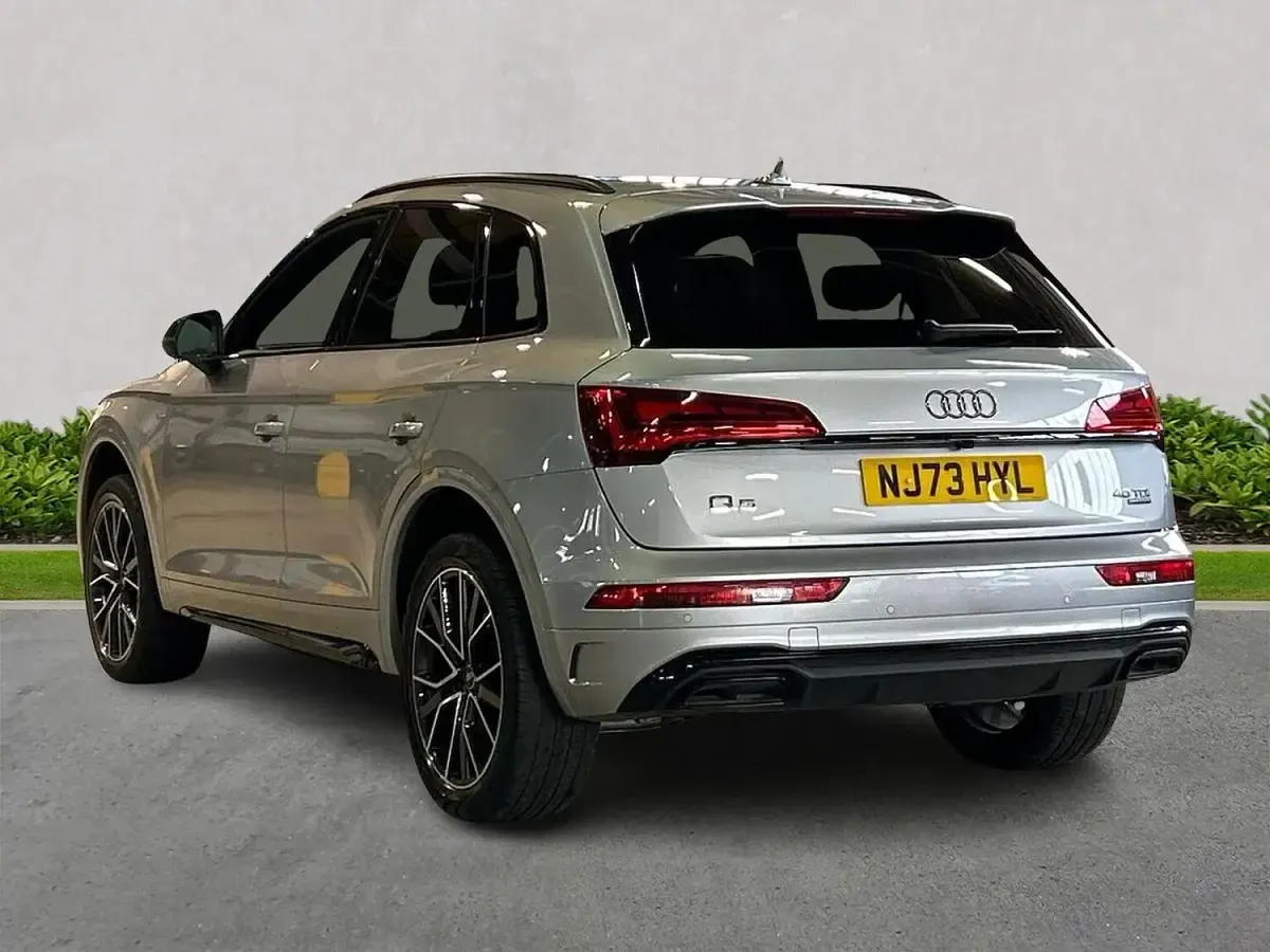 Used Audi Q5 Comfort 204 HP (150 kW) 2023 Silver SUV