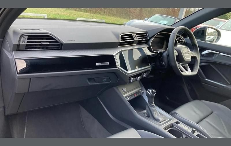 Ny Audi Q3 Black Edition 150 HK (110 kW) 2025 Blå SUV