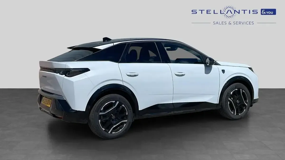 Used Peugeot e-3008 GT 152 kW (207 HP) 2025 White SUV