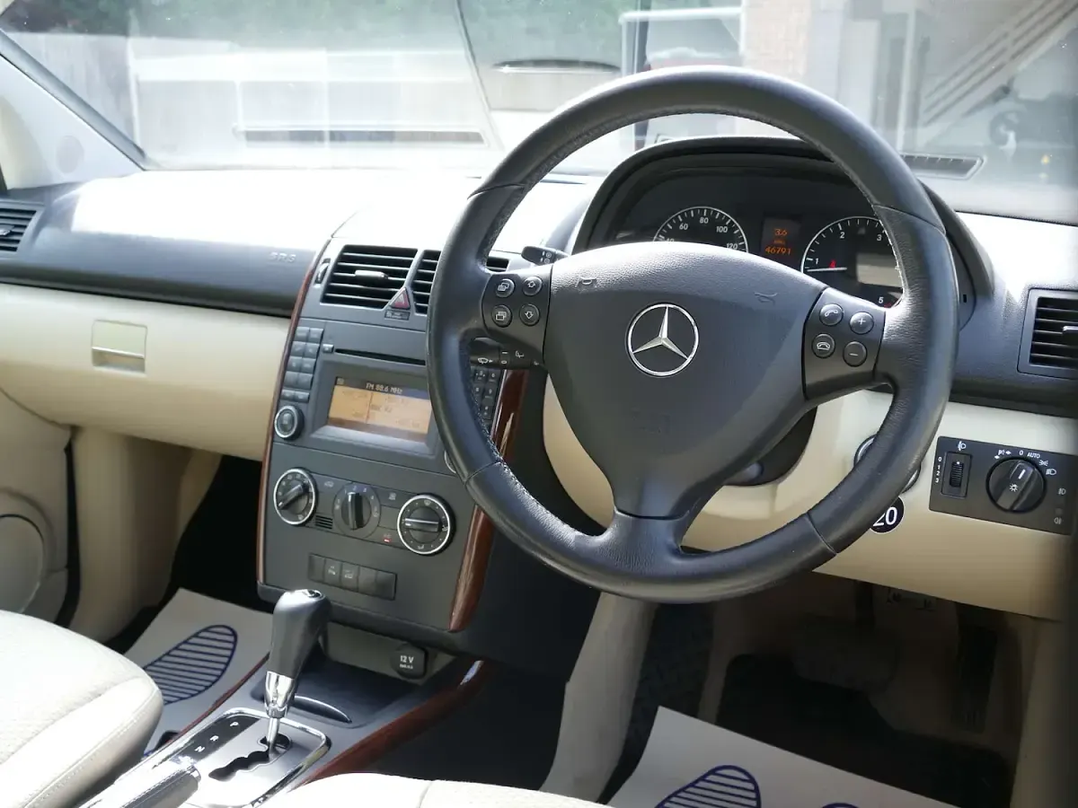 Used Mercedes A160 Avantgarde 2011 Blue Hatchback
