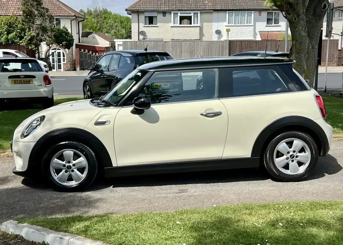 Usado Mini Cooper Hatch 2018 Blanco Utilitario