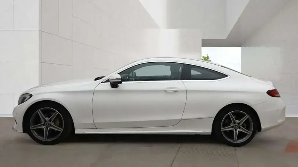 Used Mercedes C200 AMG line 2018 White Coupe