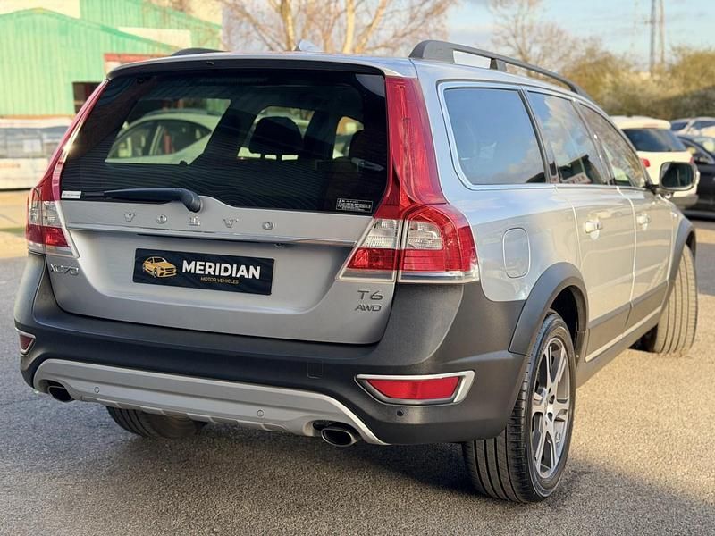 Usado Volvo XC70 SE Lux 304 HP (223 kW) 2014 Carrinha