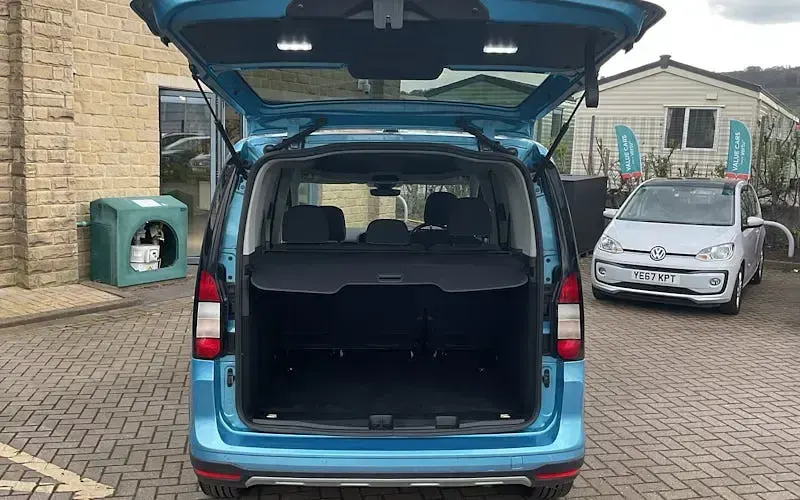 Used Ford Tourneo Active 122 HP (89 kW) 2024 Estate