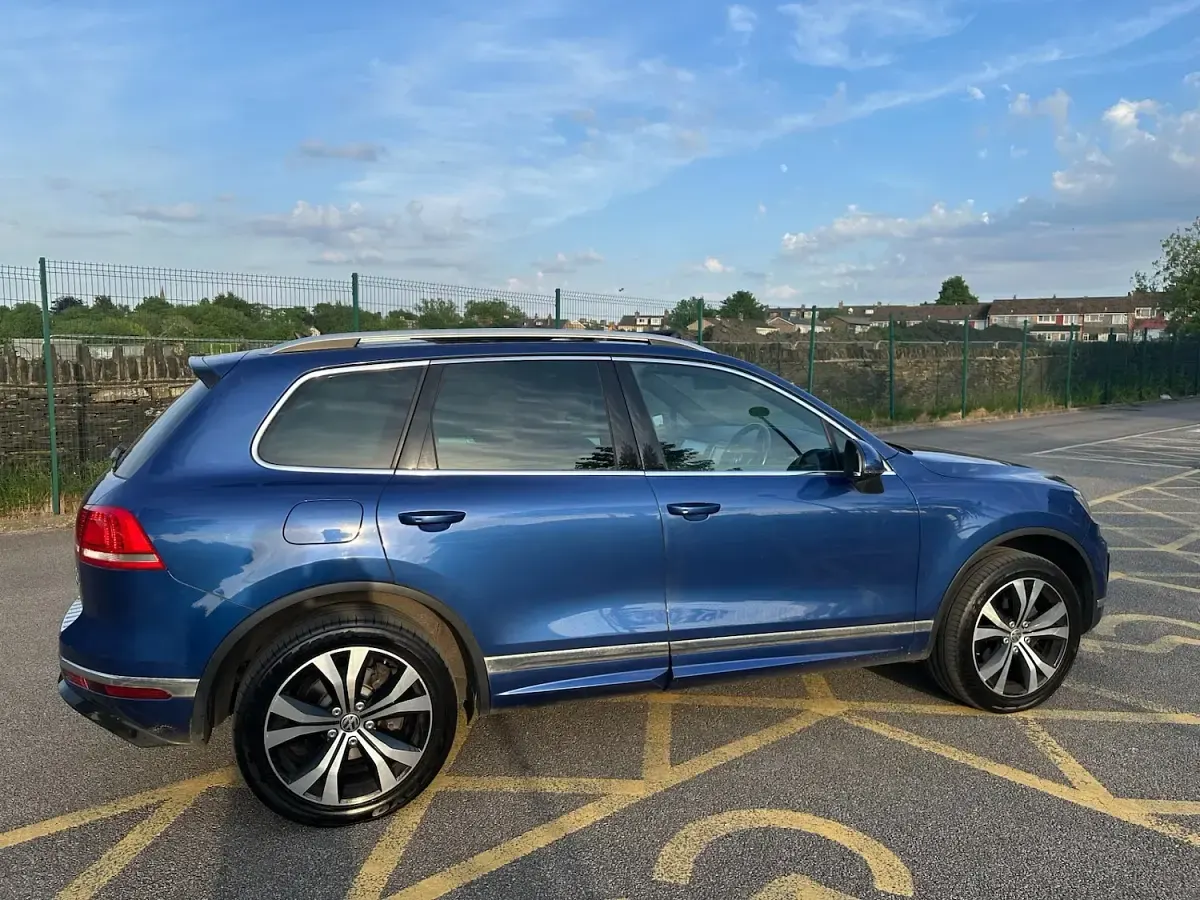 Used VW Touareg R-line 262 HP (192 kW) 2016 Blue SUV
