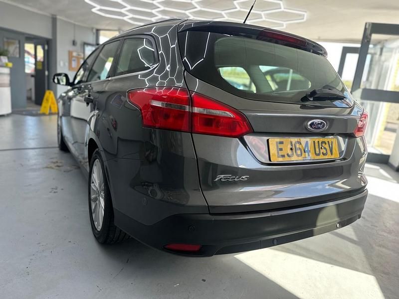 Używany Ford Focus Titanium X 120 KM (88 kW) 2014 Szary Kombi