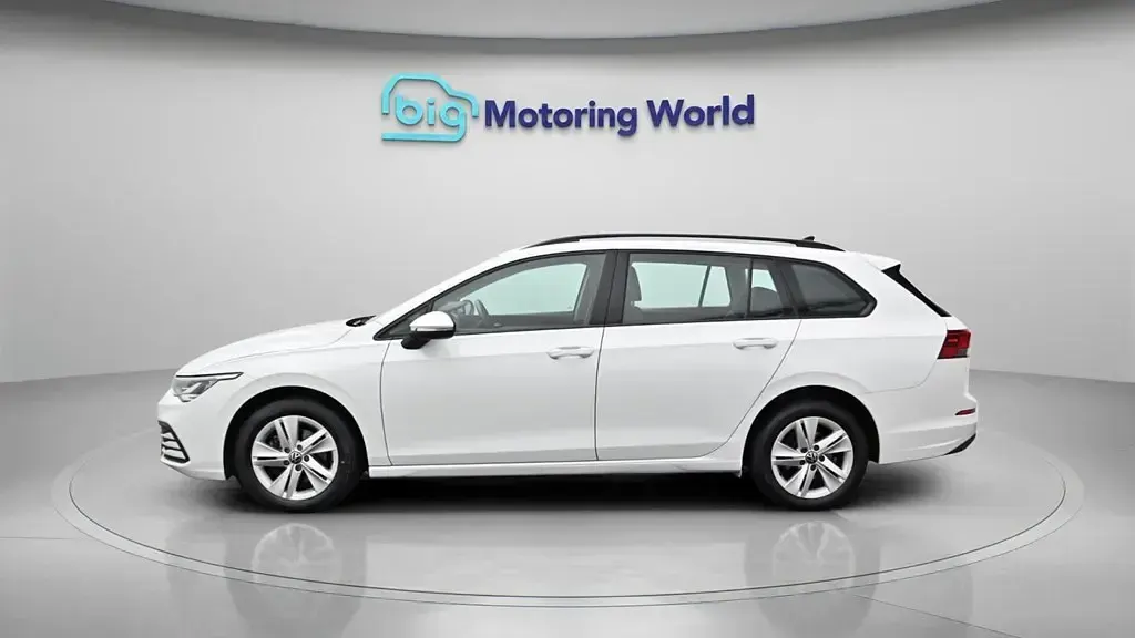 Used VW Golf VIII S 130 HP (95 kW) 2023 White Estate
