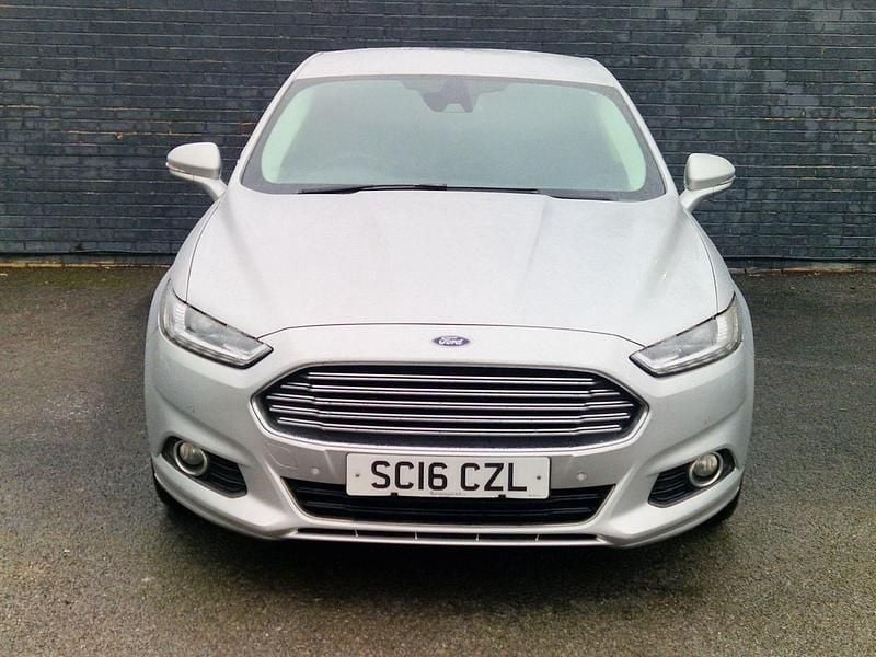 Used Ford Mondeo Titanium 150 HP (110 kW) 2016 Silver Hatchback