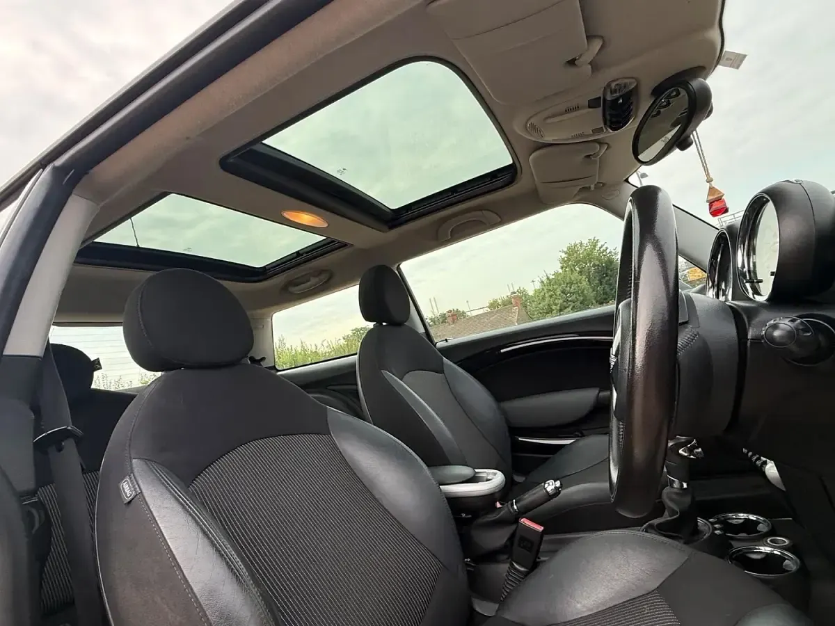 Used Mini ONE Hatch 95 HP (69 kW) 2009 Yellow Hatchback