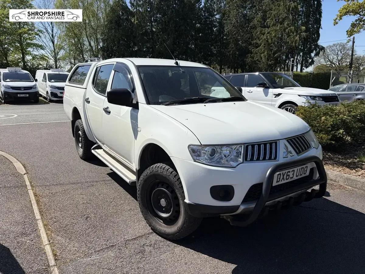 Used Mitsubishi L200 134 HP (98 kW) 2013 White Pickup