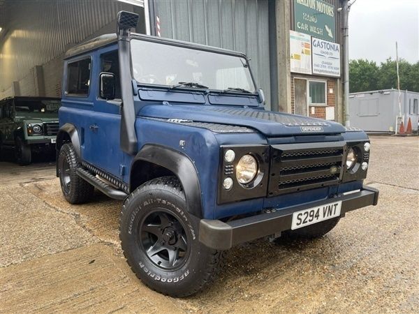 Dark blue Used 1998 Land Rover Defender S SUV | £13,750 (Fair price) - Image 1/1