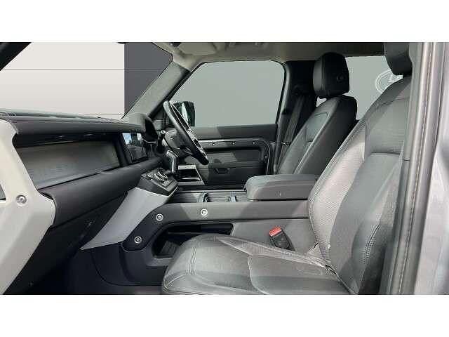 Used Land Rover Defender SE 249 HP (183 kW) 2022 Grey SUV