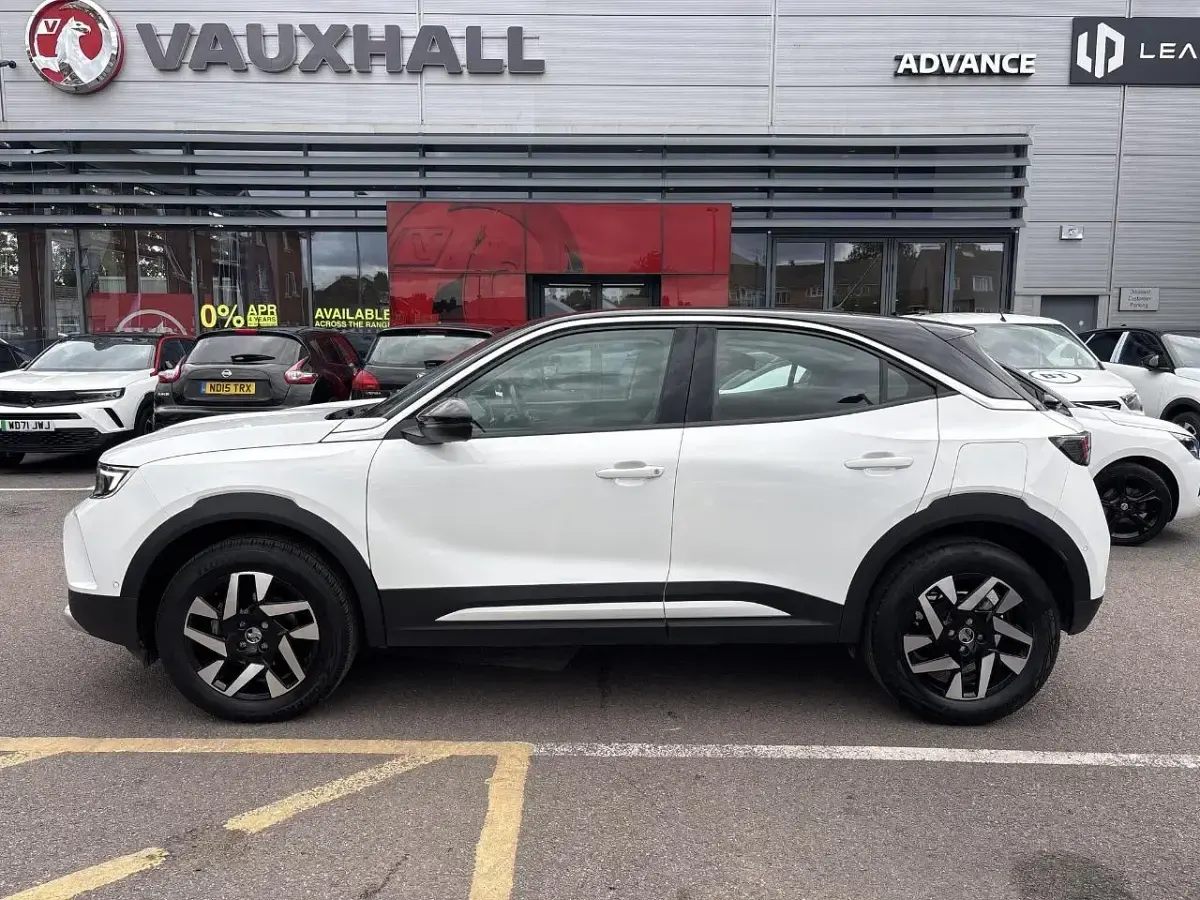 Used Vauxhall Mokka Elite 128 HP (94 kW) 2022 White SUV