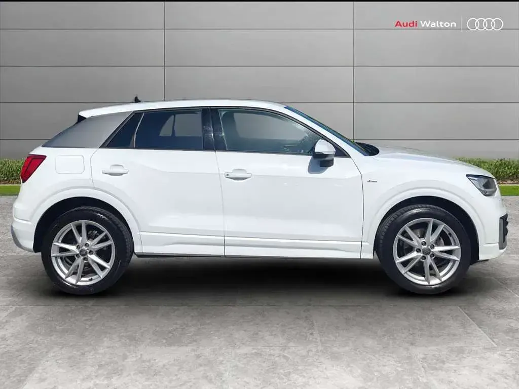 Used Audi Q2 S-Line 147 HP (108 kW) 2019 White SUV