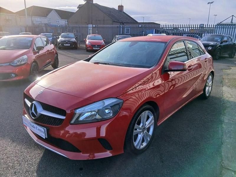 Used Mercedes A180 122 HP (89 kW) 2017 Red Hatchback