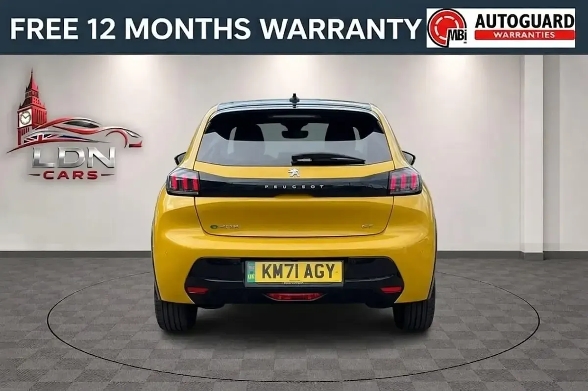 Używany Peugeot e-208 Premium 100 kW (136 KM) 2021 Żółty Hatchback
