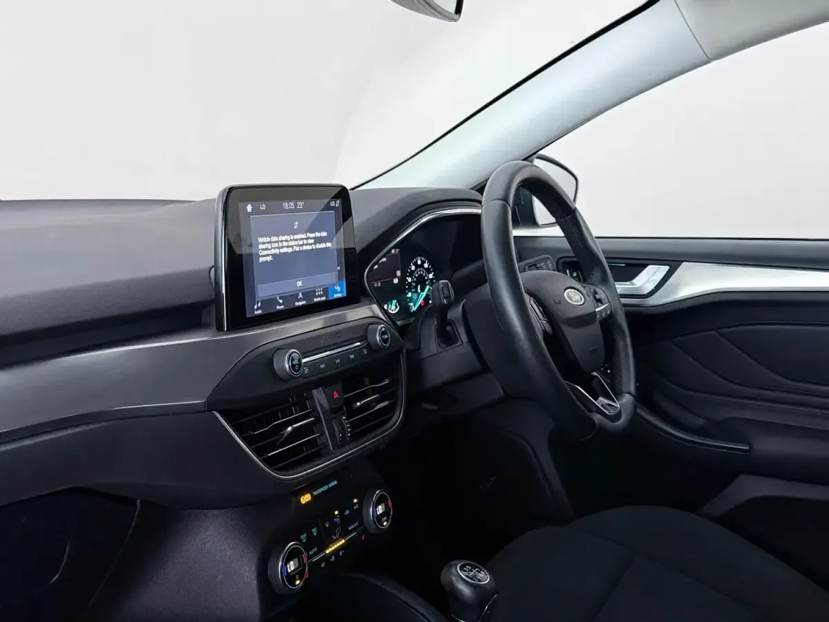Used Ford Focus Titanium 125 HP (91 kW) 2019 Blue Hatchback