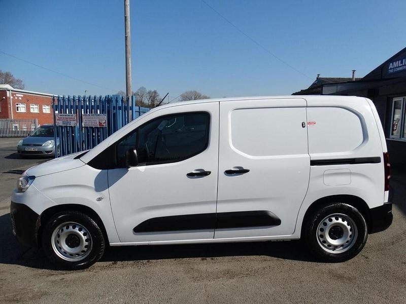 Used Citroën e-Berlingo 100 kW (136 HP) 2023 White MPV