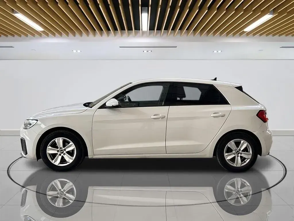 Used Audi A1 Sportback Design 95 HP (69 kW) 2021 White Hatchback