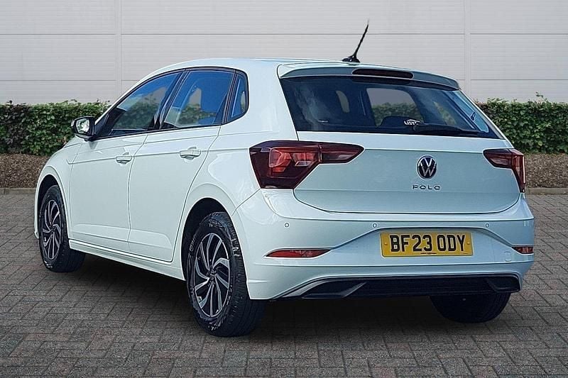 Used VW Polo Life 95 HP (69 kW) 2023 White Hatchback