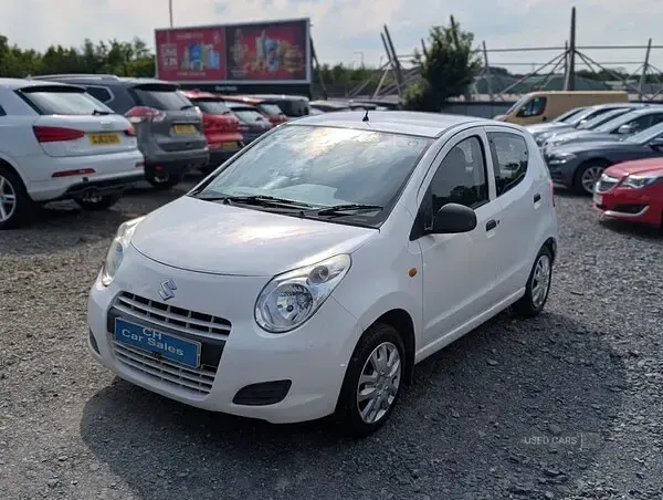 Used Suzuki Alto 68 HP (50 kW) 2013 White Hatchback