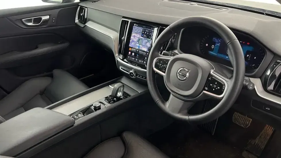 Używany Volvo V60 Plus 2025 Czarny Kombi