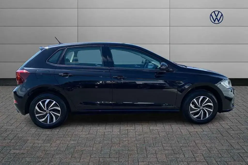 Used VW Polo Life 95 HP (69 kW) 2024 Black Hatchback