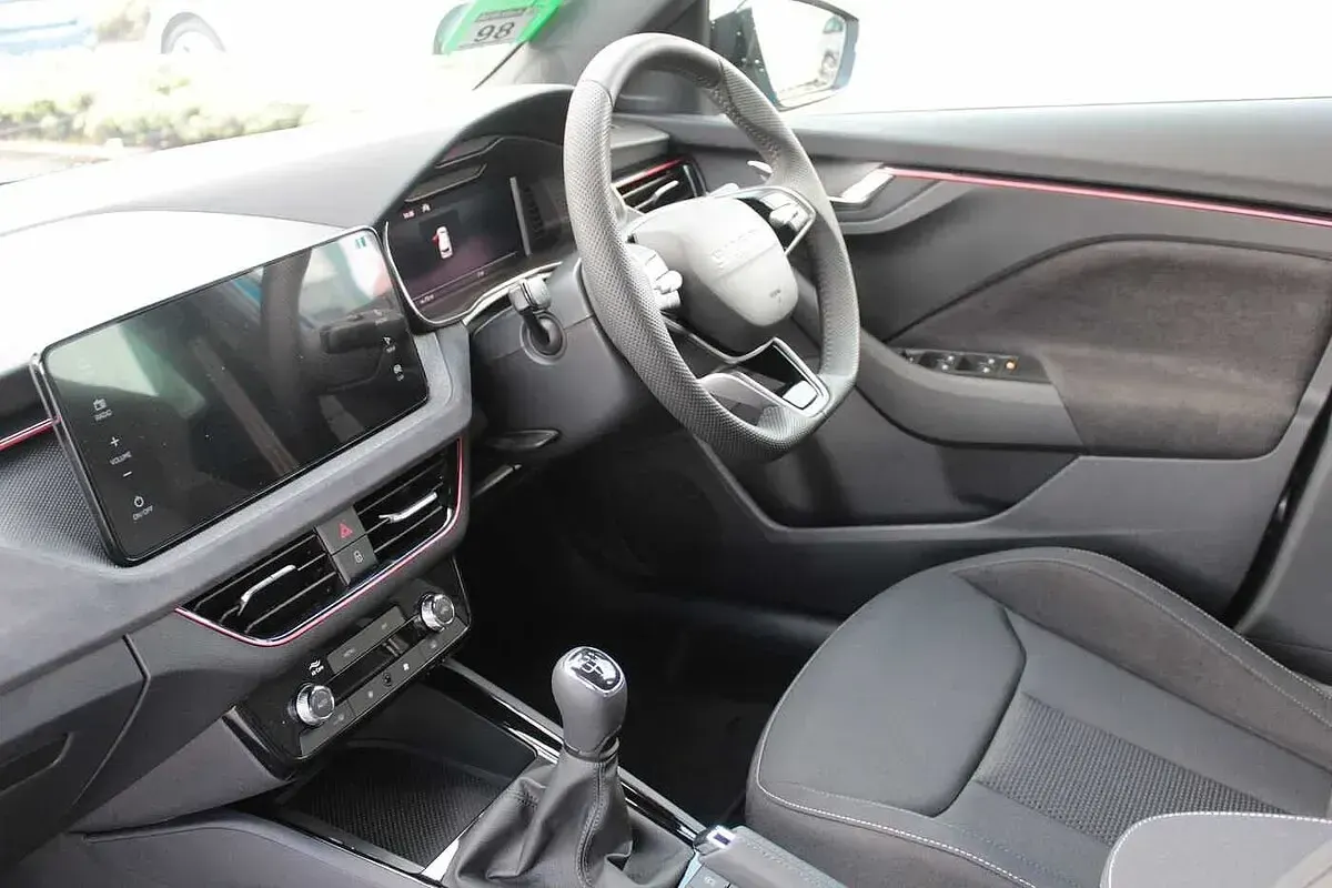 Neu Skoda Kamiq Design Edition 94 PS (69 kW) 2026 Blau SUV