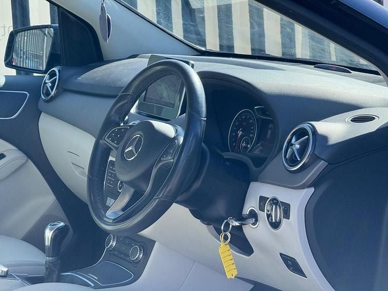 Used Mercedes B180 Executive 109 HP (80 kW) 2017 Blue MPV