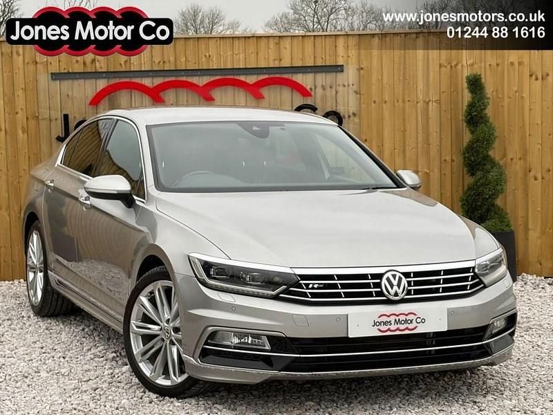 Used VW Passat R-line 220 HP (161 kW) 2016 Gold Sedan
