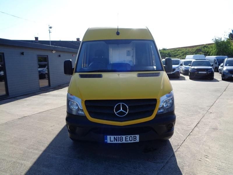 Used Mercedes Sprinter 140 HP (102 kW) 2018 Yellow Van