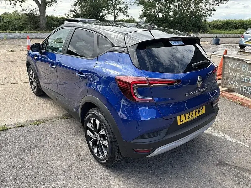 Used Renault Captur LIMITED 89 HP (65 kW) 2022 Iron blue with diamond black roof SUV