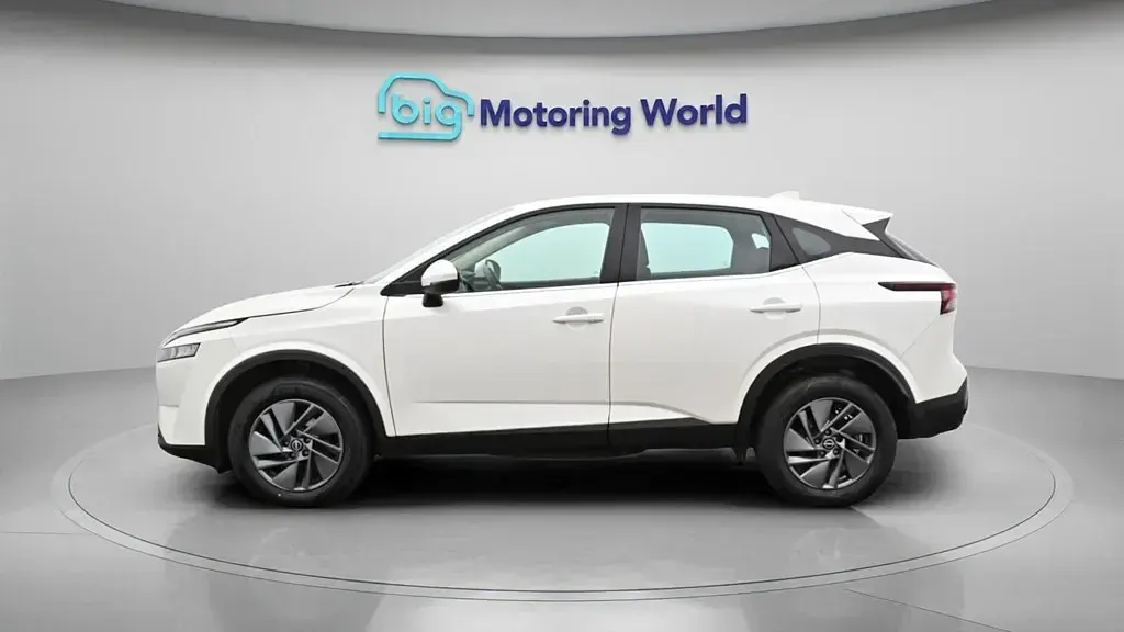 Used Nissan Qashqai Acenta Premium 140 HP (102 kW) 2023 White SUV