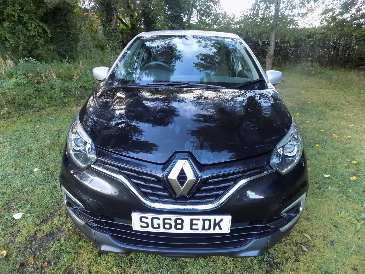 Used Renault Captur Play 90 HP (66 kW) 2018 Black SUV