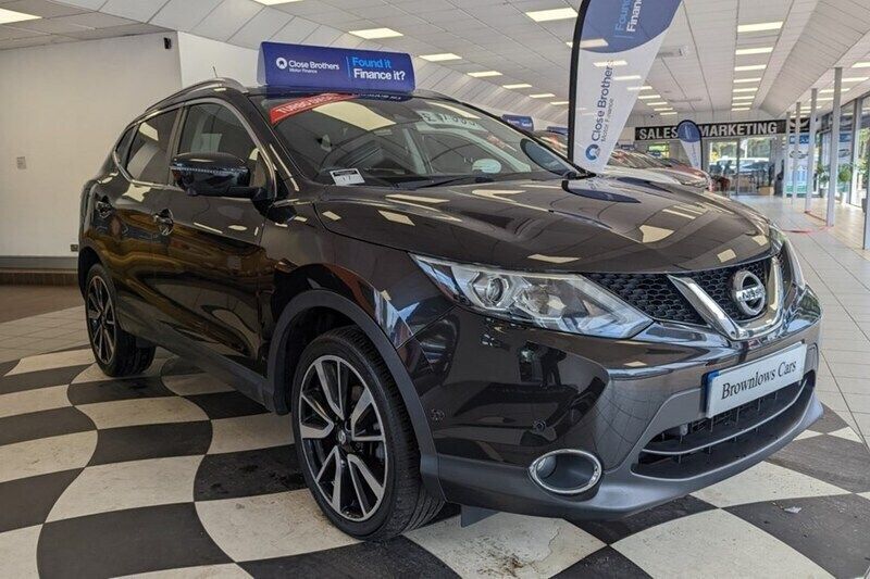Black Used 2015 Nissan Qashqai N-TEC SUV | £6,995 (Fair price) - Image 1/1