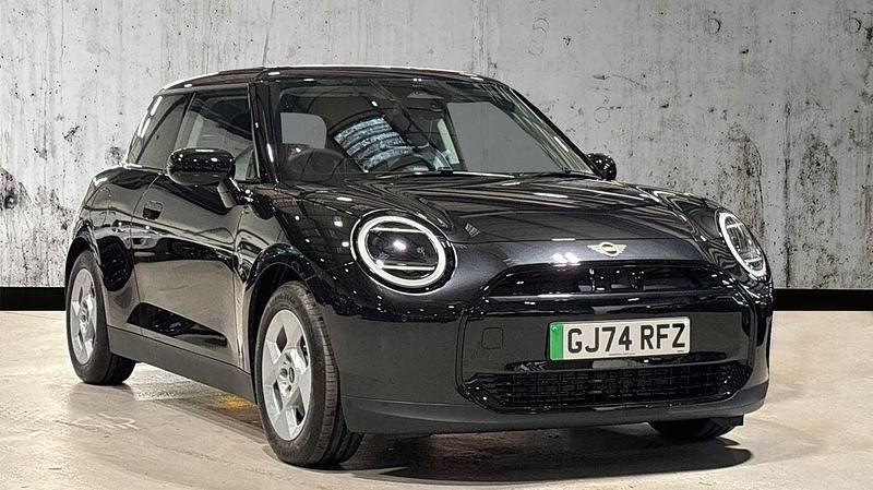 Black Used 2024 Mini Cooper Hatch Hatchback | £25,990 (Expensive) - Image 1/3