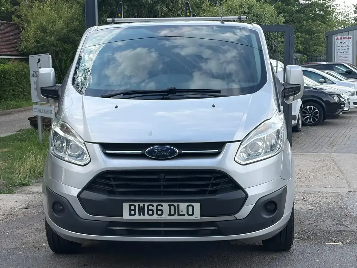 Used Ford Transit Custom Limited 130 HP (95 kW) 2016 Silver Van
