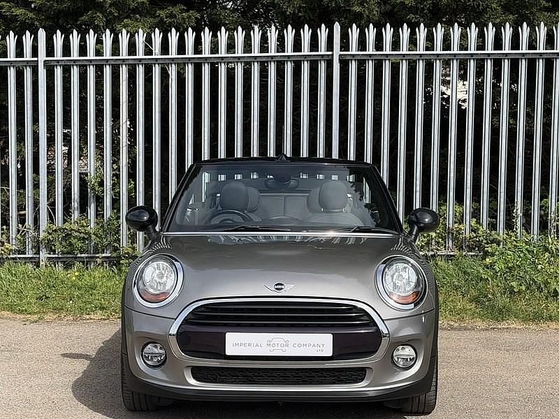Usado Mini Cooper Cabriolet 2018 Prateado Cabrios