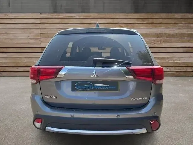 Used Mitsubishi Outlander 147 HP (108 kW) 2018 Grey SUV