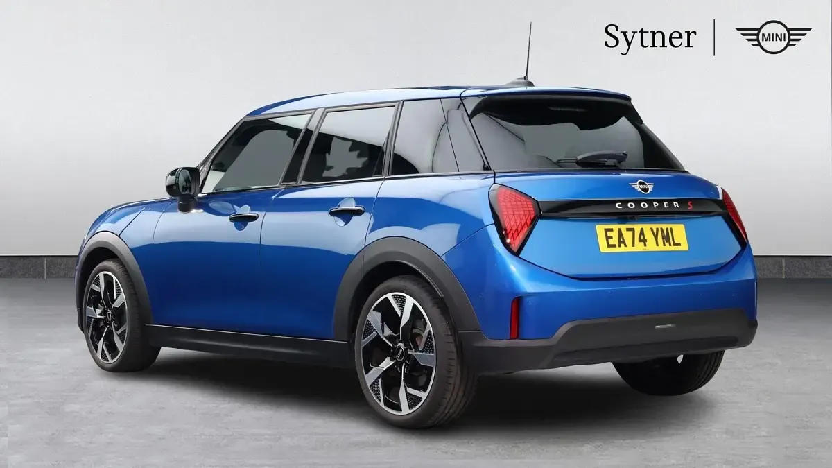 Used Mini Cooper S Hatch 201 HP (147 kW) 2024 Blue Hatchback