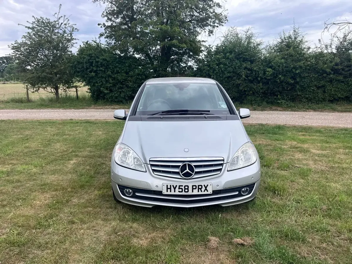 Used Mercedes A180 Elegance 109 HP (80 kW) 2008 Silver Hatchback