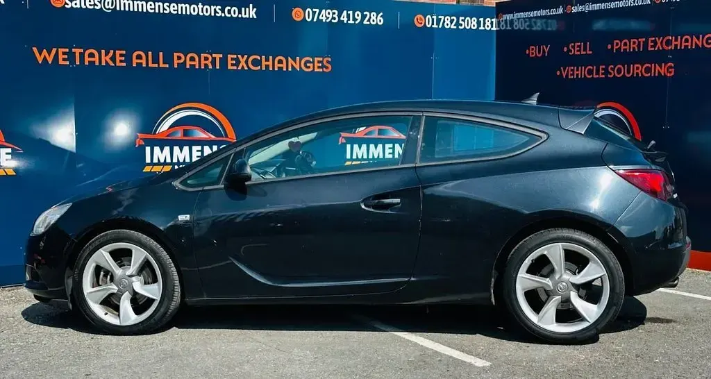 Used Vauxhall Astra GTC Sport 140 HP (102 kW) 2013 Black Coupe