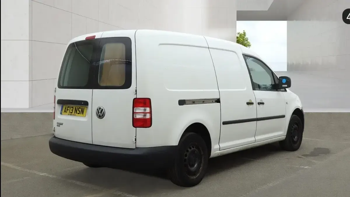 Used VW Caddy Maxi 102 HP (75 kW) 2013 White MPV
